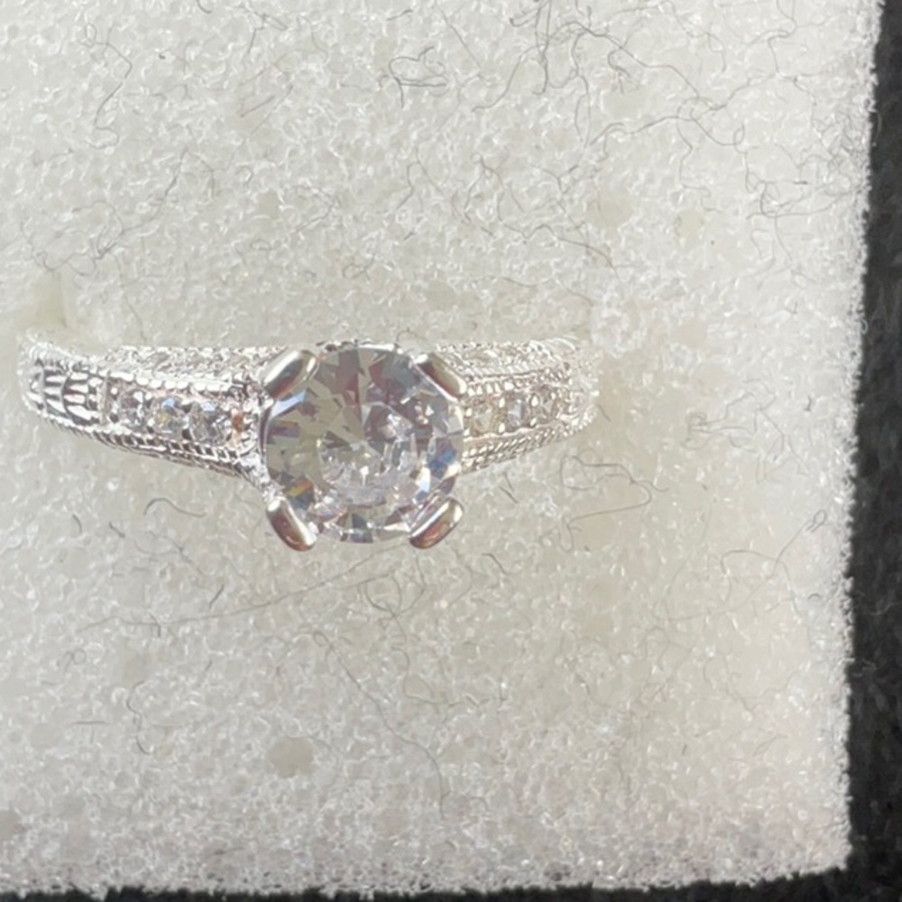 Elegant 925 Sterling Silver triple cz’s Women's Ring..Size 9..NWOT